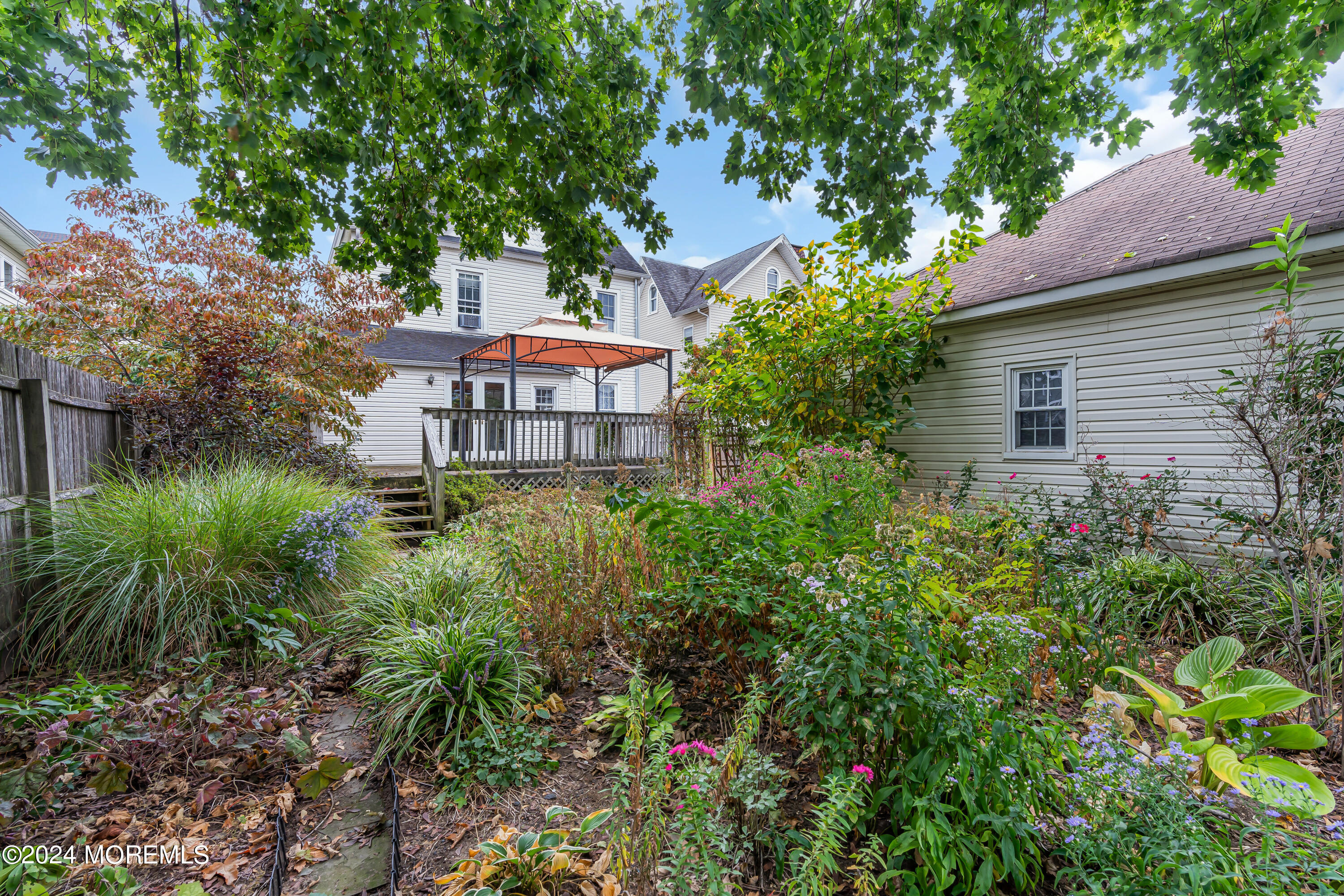 45 2nd Street Keyport, NJ 07735 - Photo 24 of 24 a backyard of a house with seating space
