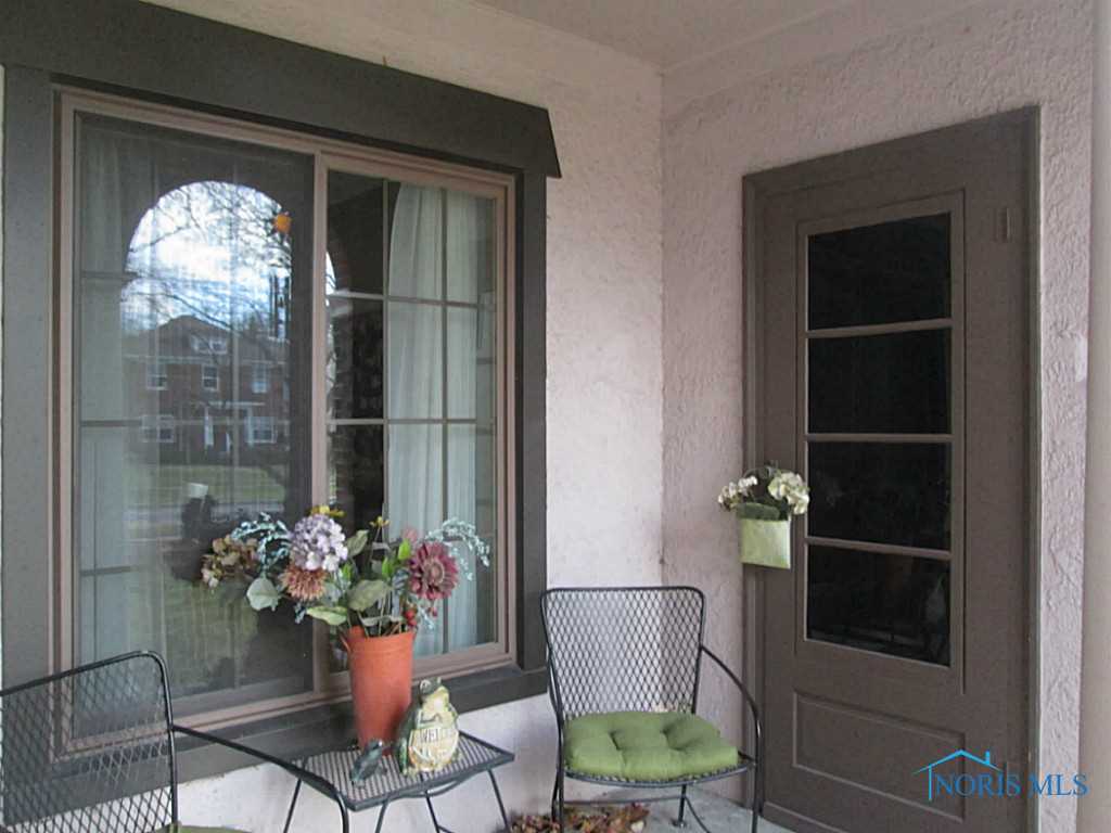 2548 Cheltenham Road Toledo, OH 43606 - Photo 2 of 18 Gallery Image 2