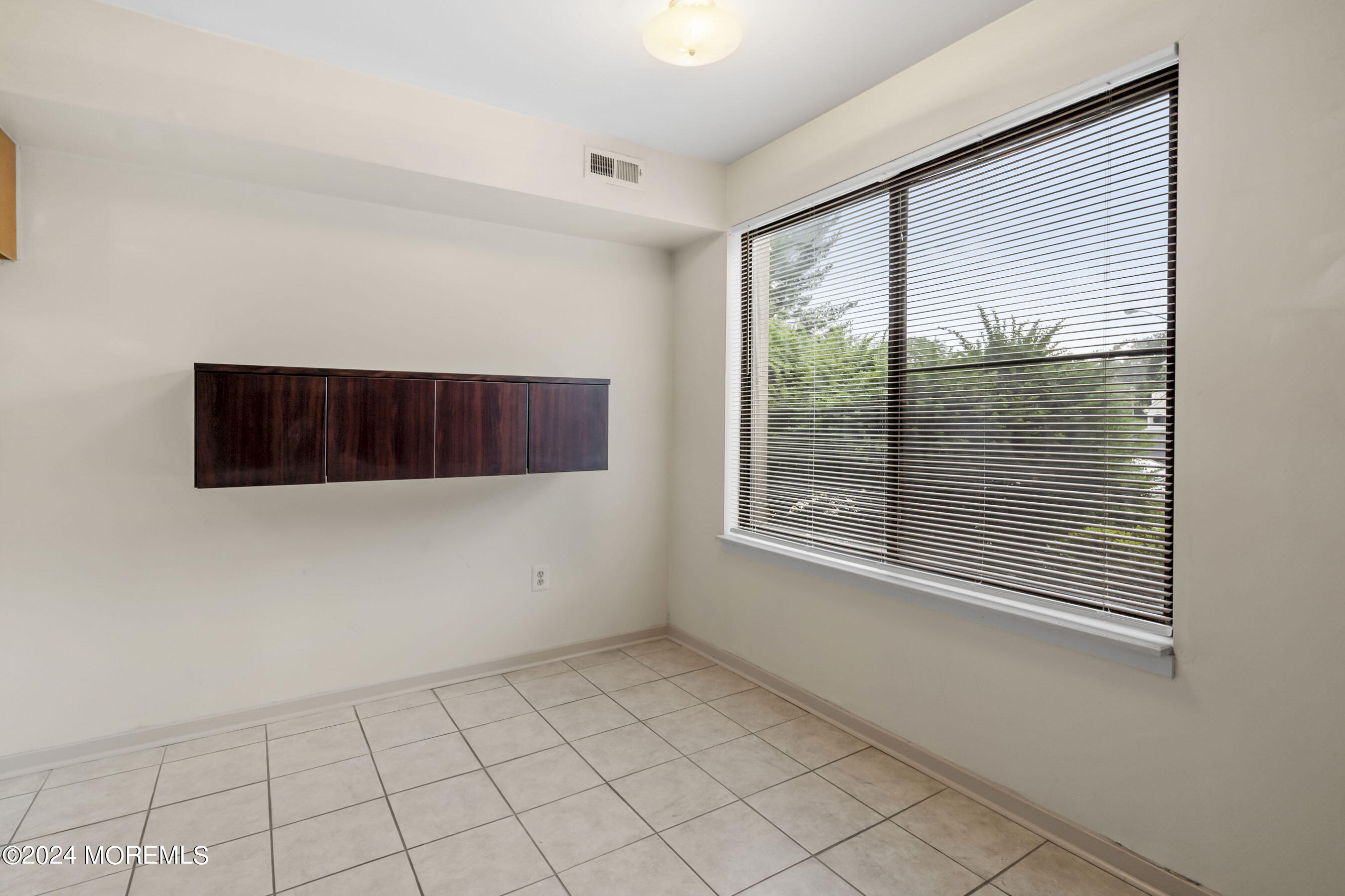2105 Sandra Road Voorhees, NJ 08043 - Photo 10 of 18 05-Dining