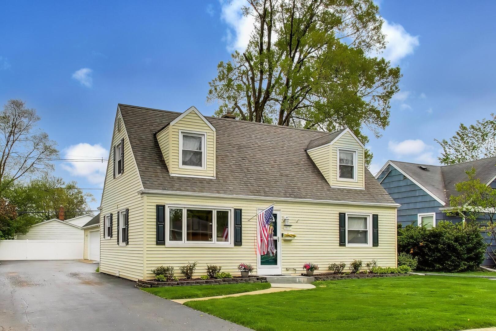 817 Spring Road Elmhurst, IL 60126 - Photo 2 of 29