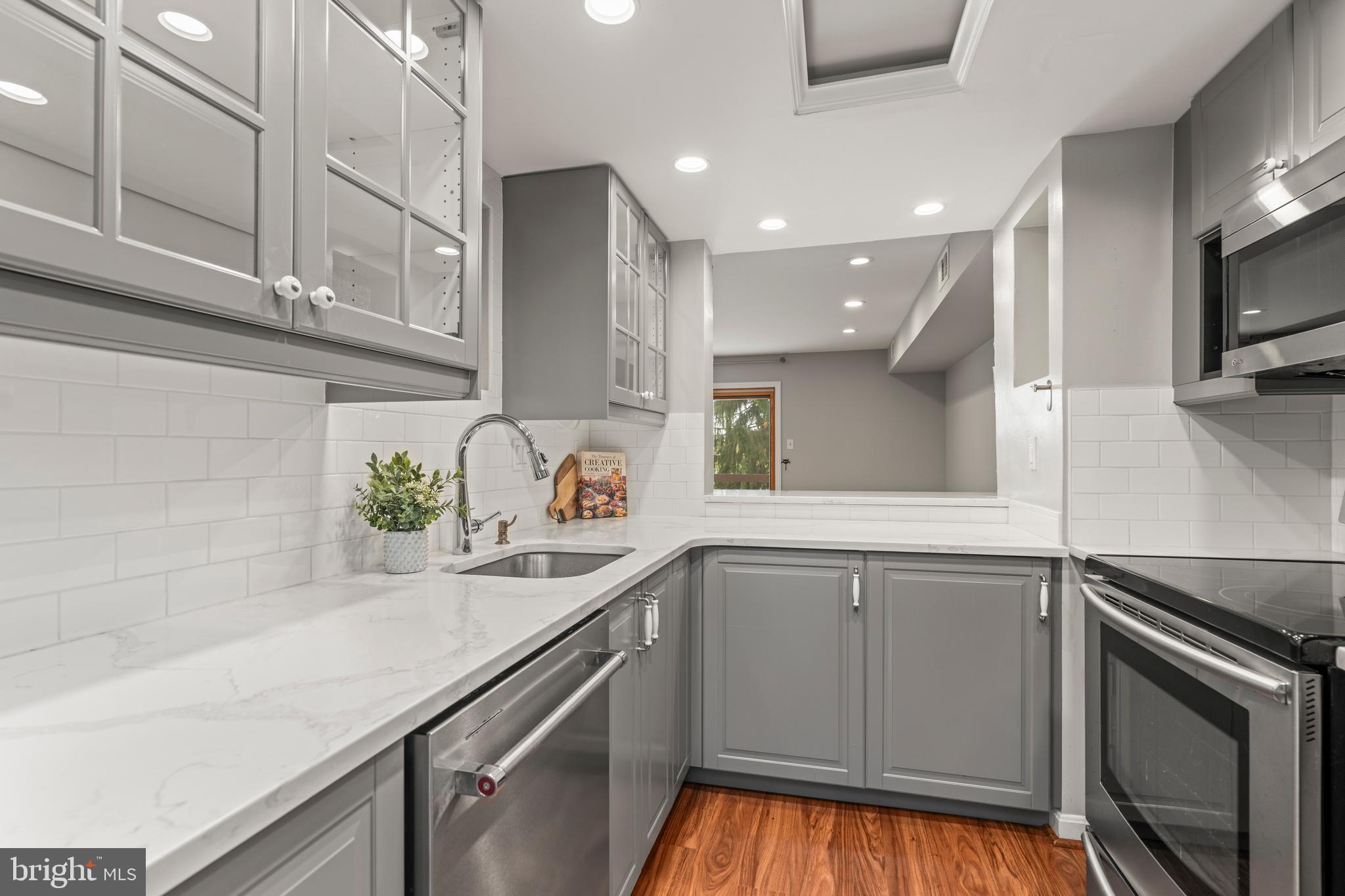 23 Penny Lane, Unit 23 Baltimore, MD 21209 - Photo 17 of 53 Stainless appliances