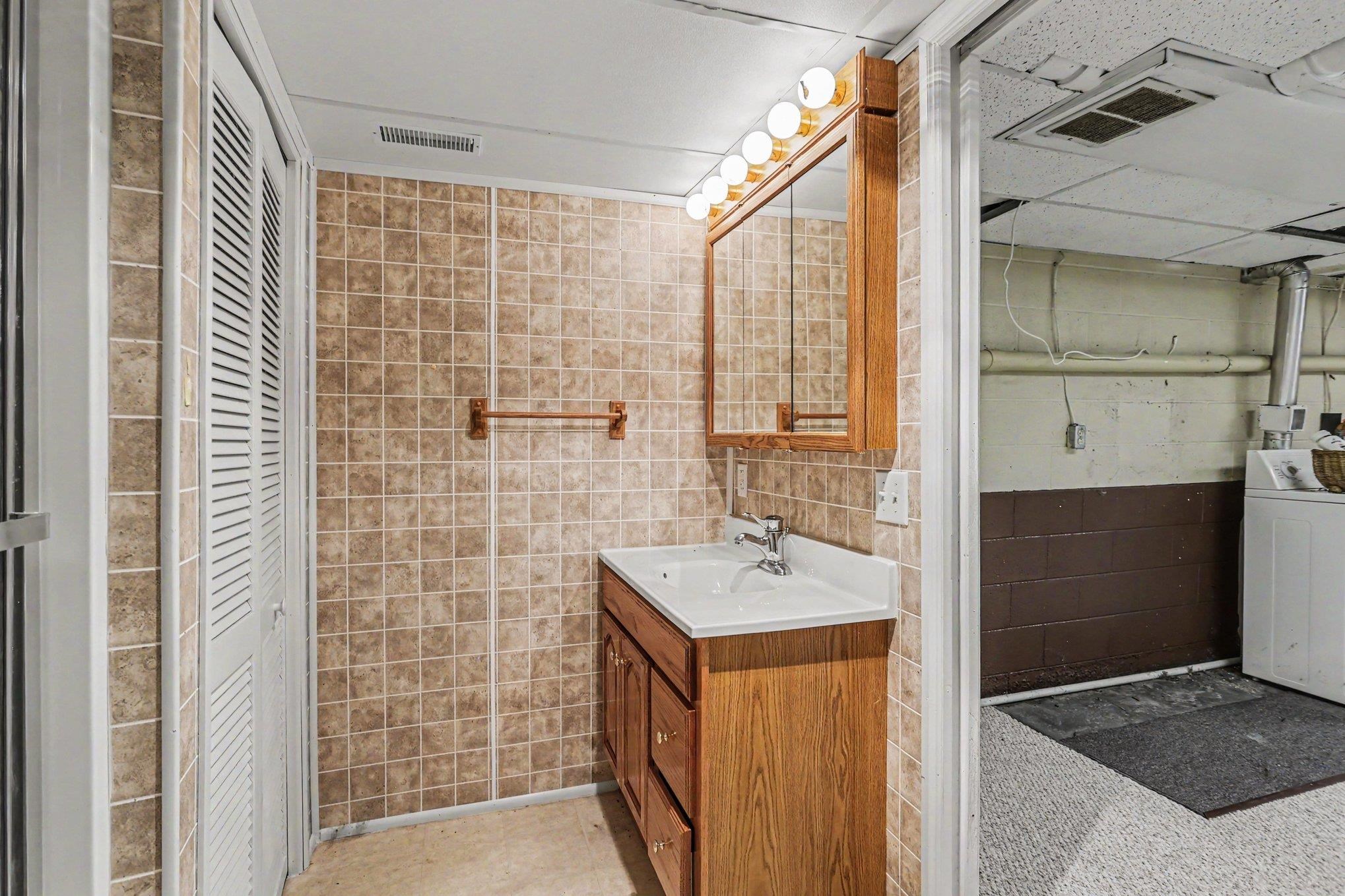 2437 Amelith Road Bay City, MI 48706 - Photo 28 of 36