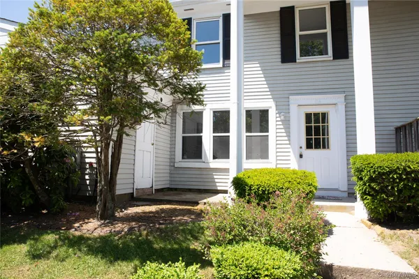 $329,900 | 3 Valley Forge Court, Unit 3, Ridge, NY 11961