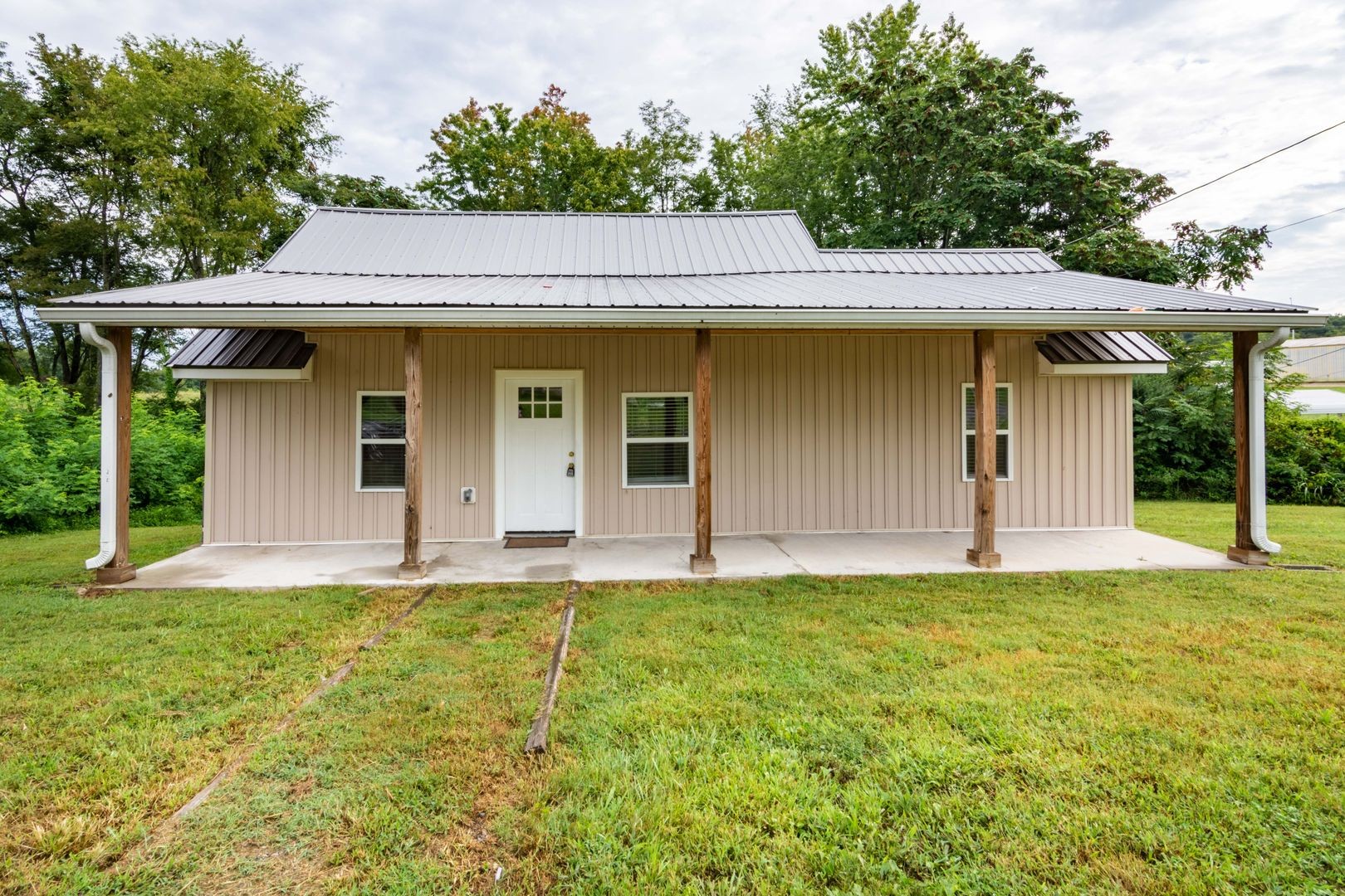 605 Days Road Lafayette, TN 37083 - Photo 17 of 17