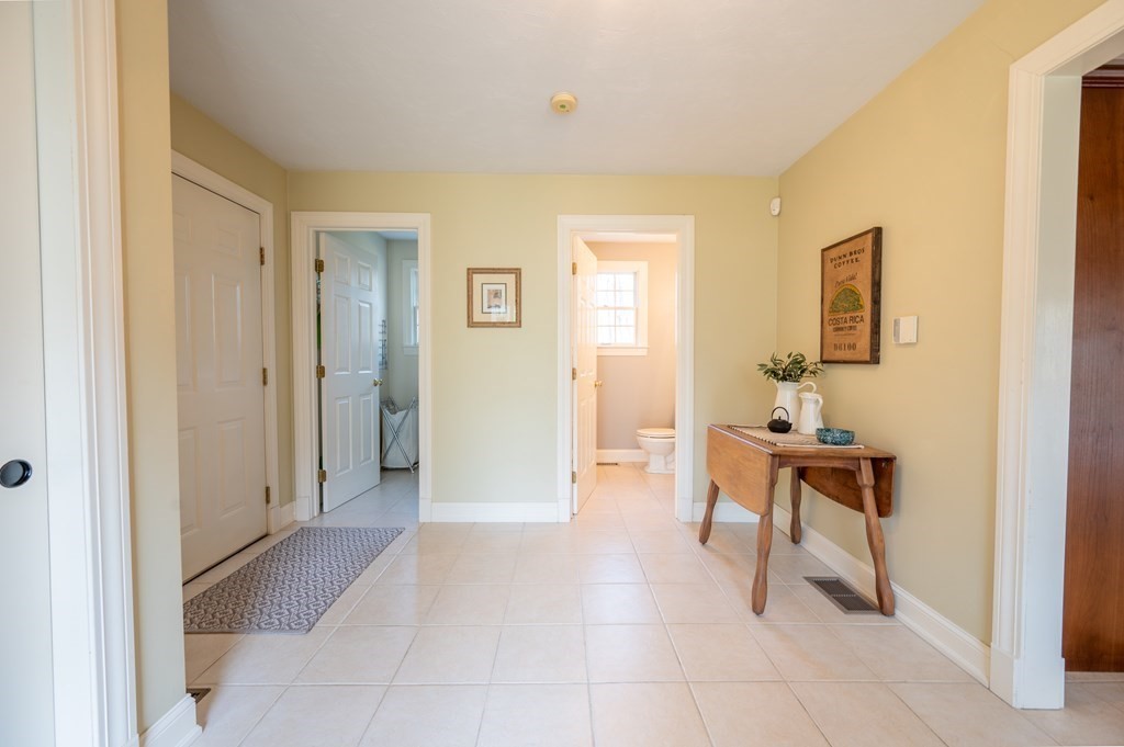 91 Hartness Road Sutton, MA 01590 - Photo 17 of 27