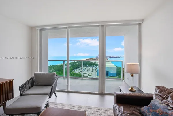 $4,000 | 100 Bayview Drive, Unit 2125, Sunny Isles Beach, FL 33160