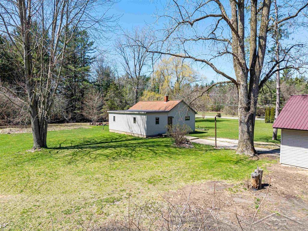 585 West Chippewa River Road Midland, MI 48640 - Photo 46 of 66 50143344-9029ad9e-3c1e-4c69-8350-7ed220a9be28.JPG