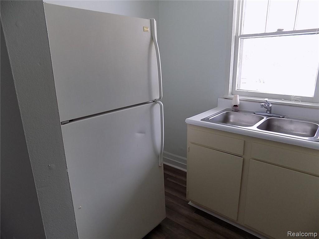 31715 West 9 Mile Road, Unit 2 Farmington, MI 48336 - Photo 5 of 10