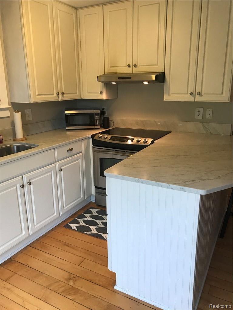 2202 Grove Park Road Fenton, MI 48430 - Photo 12 of 20 j12.jpg
