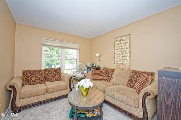 $260,000 | 11 Fox Hollow Square, Cohoes, NY 12047