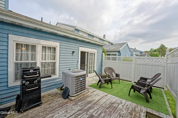 $260,000 | 11 Fox Hollow Square, Cohoes, NY 12047