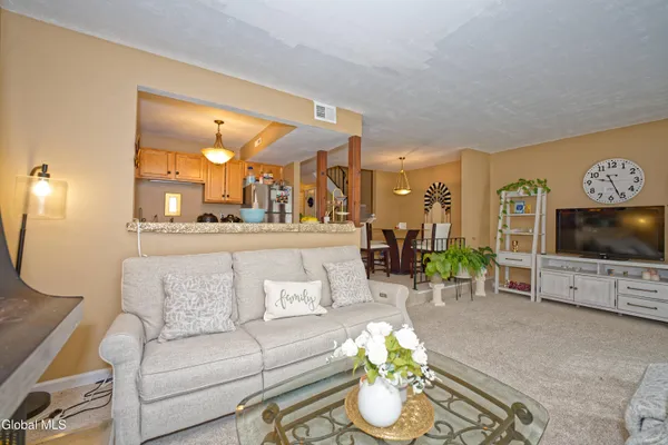 $260,000 | 11 Fox Hollow Square, Cohoes, NY 12047