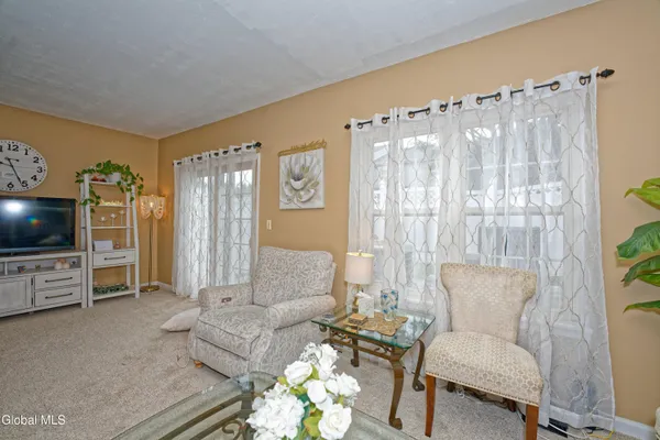 $260,000 | 11 Fox Hollow Square, Cohoes, NY 12047