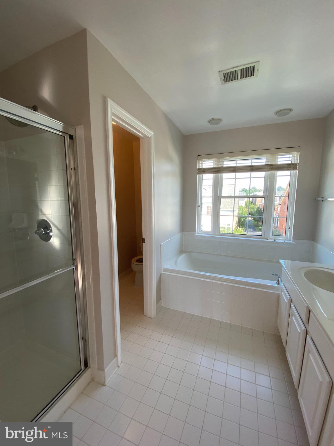 1045 Gaither Road Rockville, MD 20850 - Photo 12 of 27 Master Bathroom