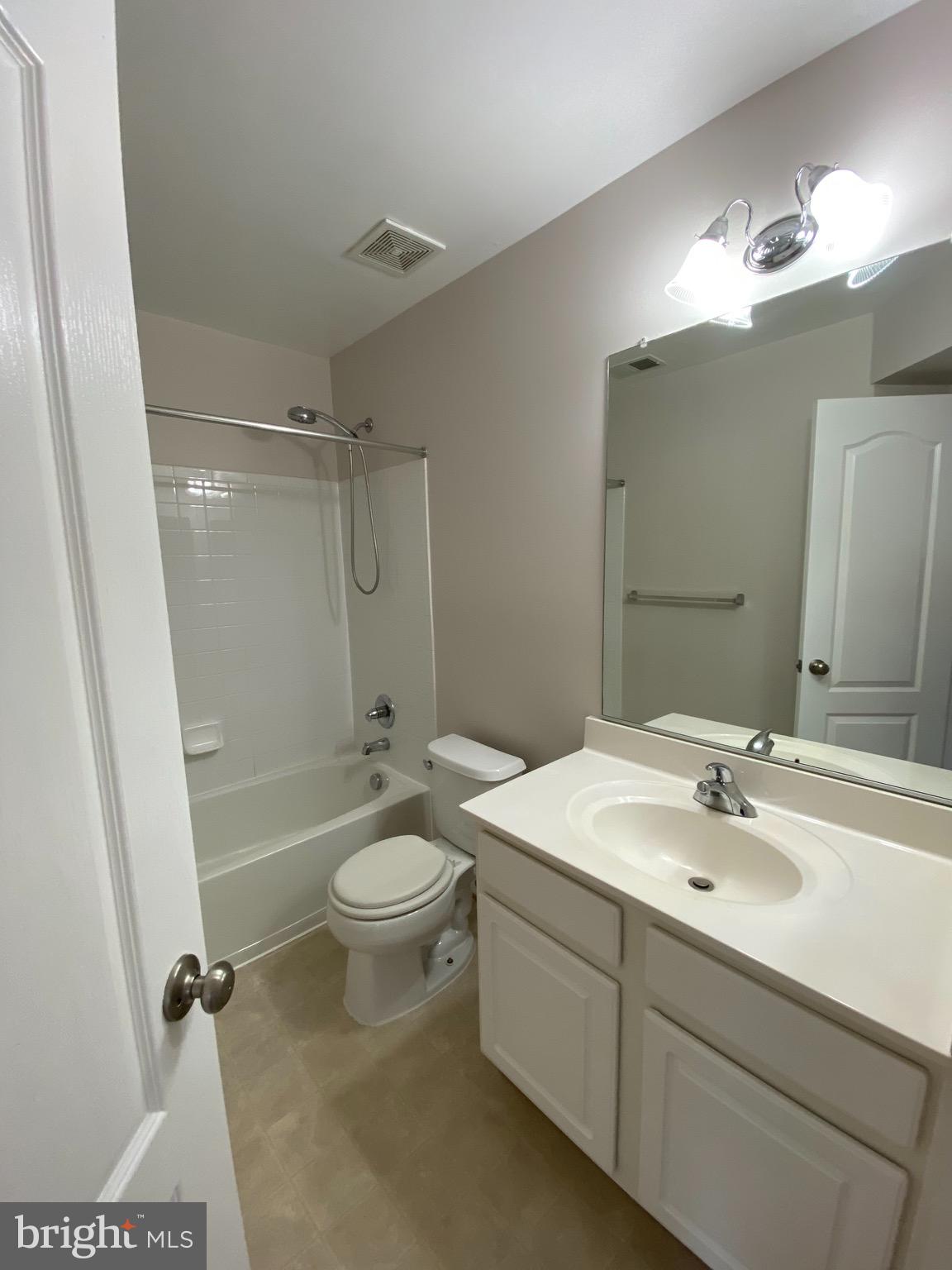 1045 Gaither Road Rockville, MD 20850 - Photo 20 of 27 Bathroom