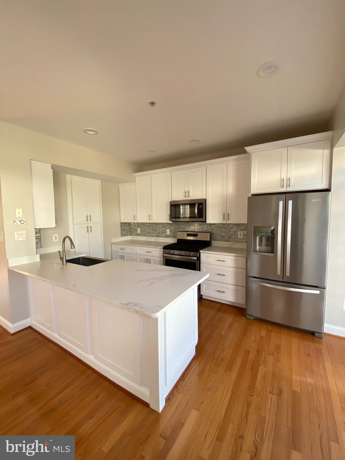 1045 Gaither Road Rockville, MD 20850 - Photo 4 of 27 Kitchen