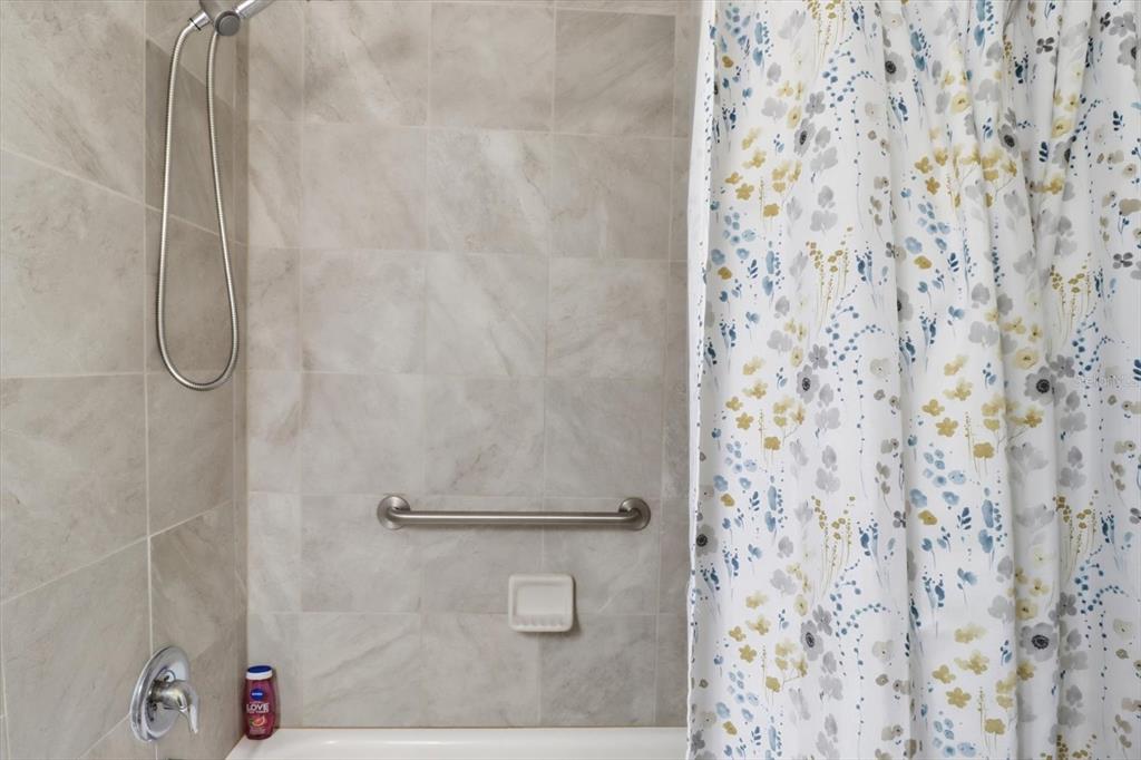 786 North Dugan Avenue Inverness, FL 34453 - Photo 28 of 44 a bathroom with a shower