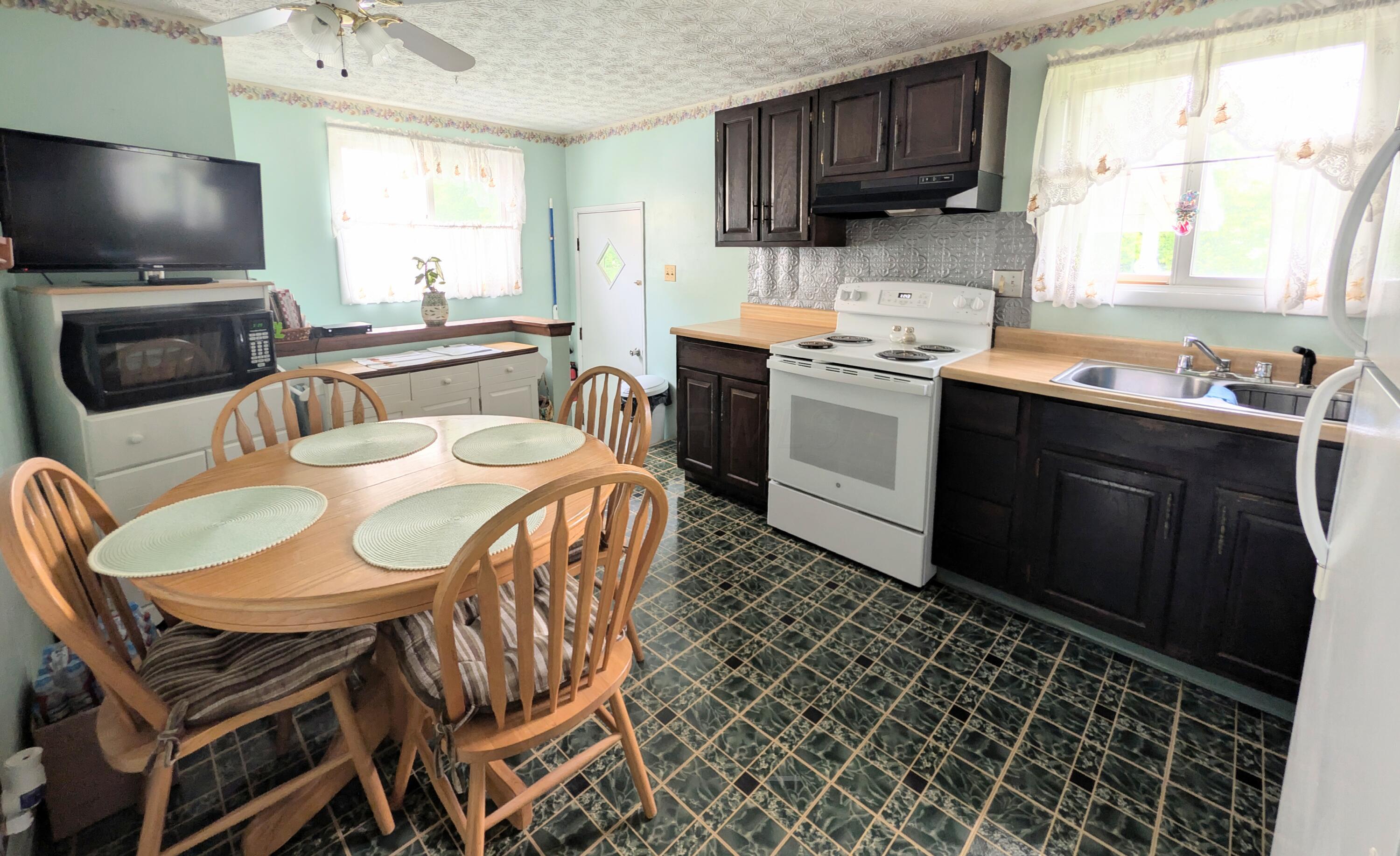1705 Ripplebrook Road Columbus, OH 43223 - Photo 10 of 29 Welcome Home! 1705 Ripplebrook Rd., Columbus, OH 43223