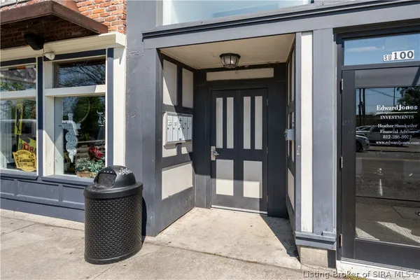 $220,500 | 240 Spring Street, Unit B, Jeffersonville, IN 47130