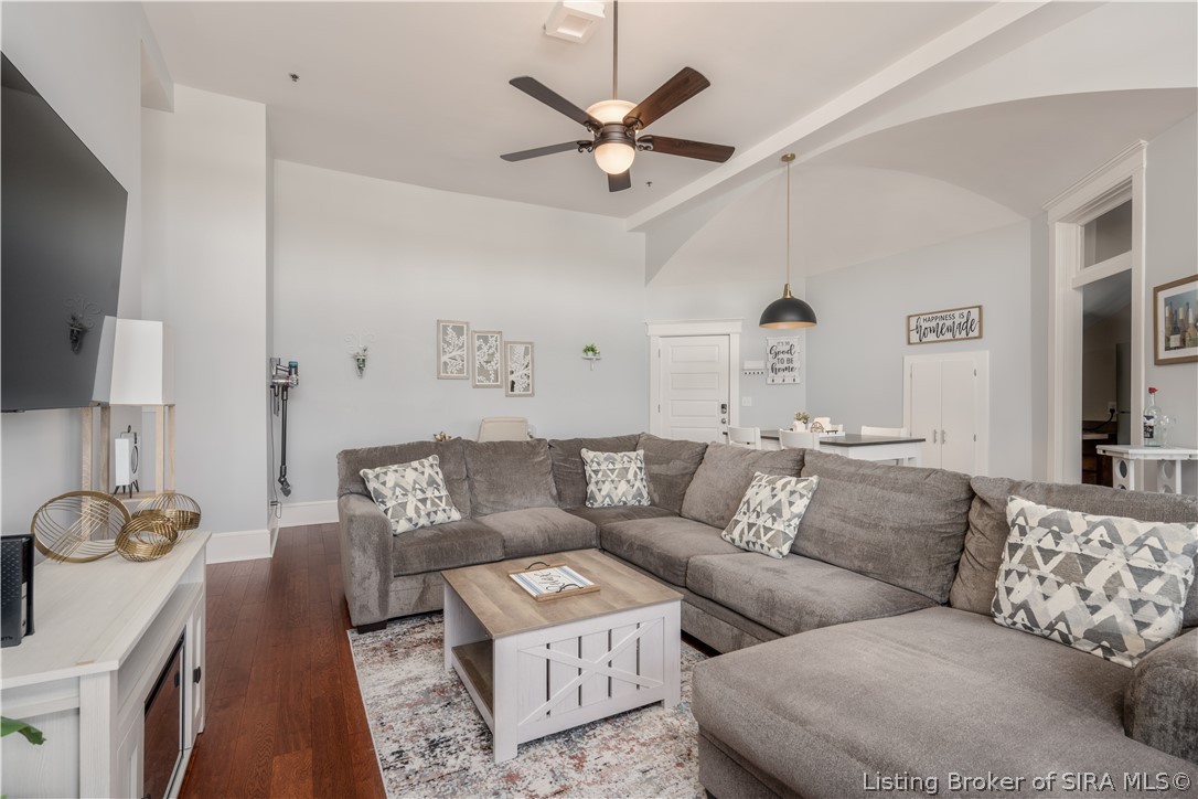 240 Spring Street, Unit B Jeffersonville, IN 47130 - Photo 13 of 25
