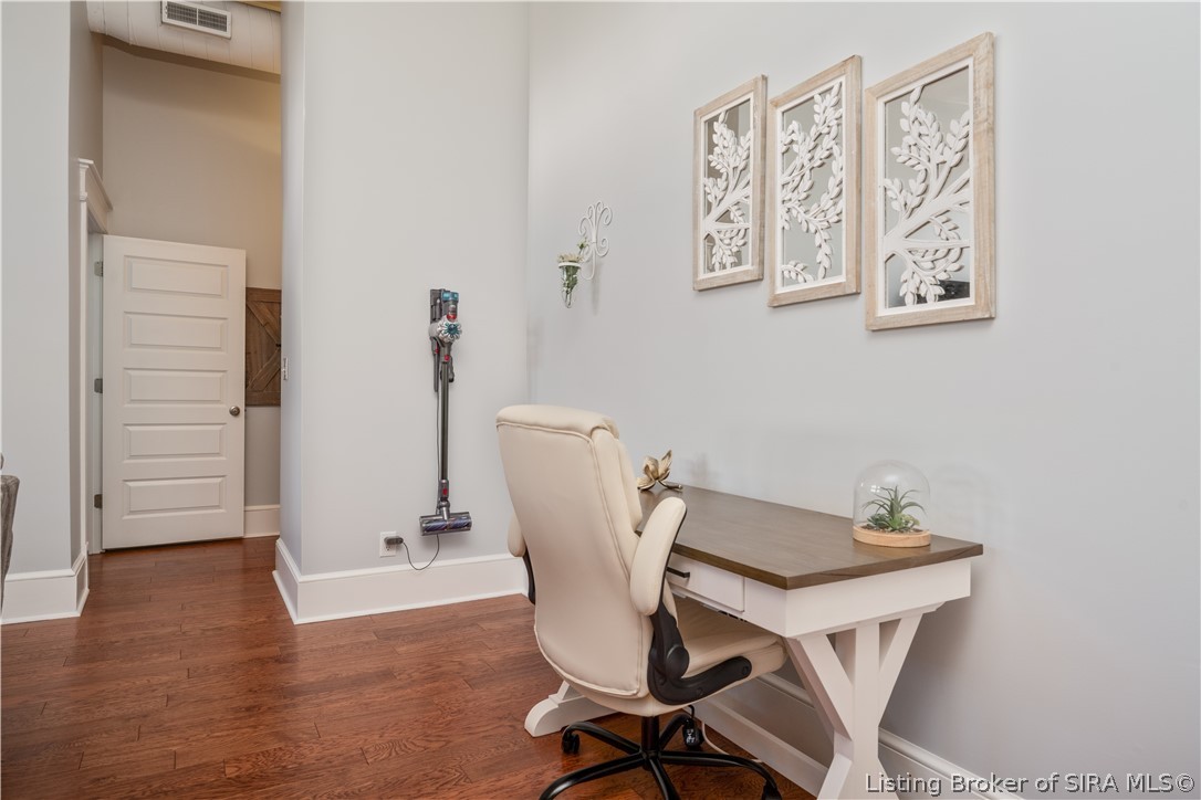 240 Spring Street, Unit B Jeffersonville, IN 47130 - Photo 14 of 25