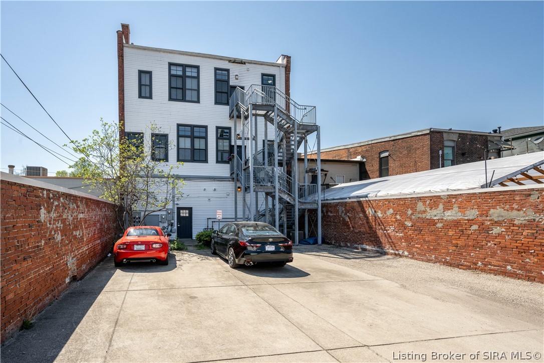 240 Spring Street, Unit B Jeffersonville, IN 47130 - Photo 19 of 25