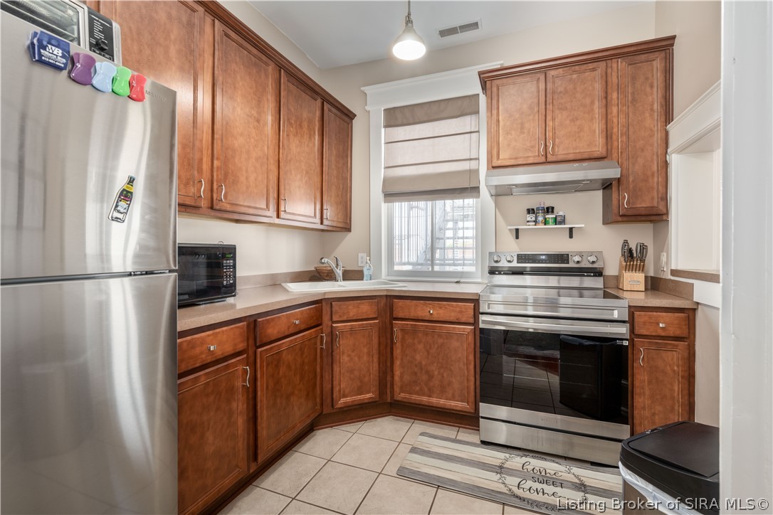 240 Spring Street, Unit B Jeffersonville, IN 47130 - Photo 5 of 25