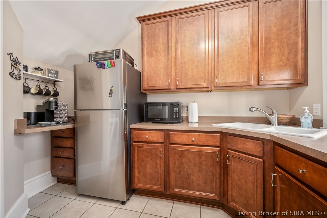 240 Spring Street, Unit B Jeffersonville, IN 47130 - Photo 6 of 25