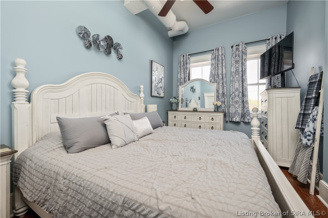 240 Spring Street, Unit B Jeffersonville, IN 47130 - Photo 9 of 25
