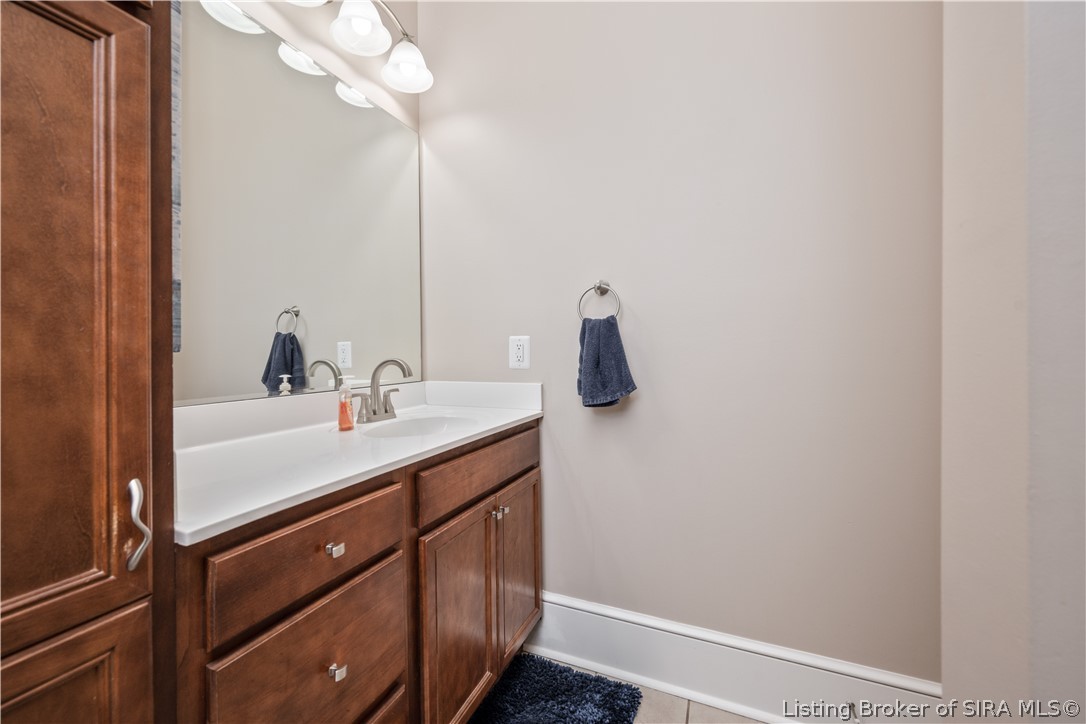 240 Spring Street, Unit B Jeffersonville, IN 47130 - Photo 10 of 25