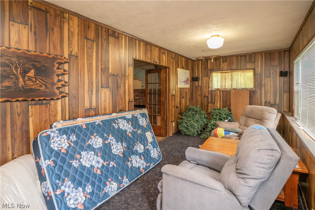 522 Massillon Road Akron, OH 44306 - Photo 4 of 27 Family Room