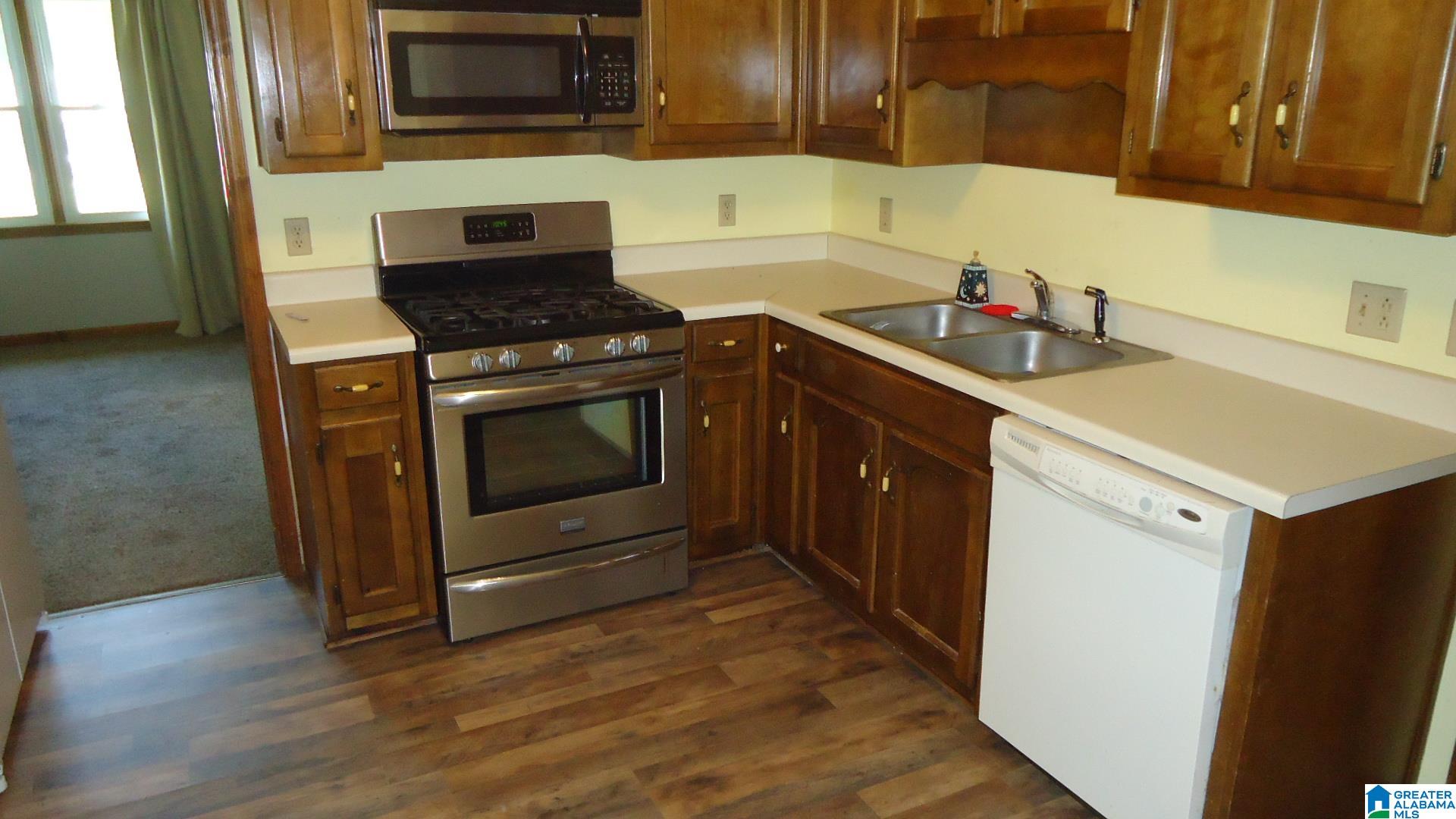 1725 Roundhill Road Weaver, AL 36277 - Photo 5 of 28