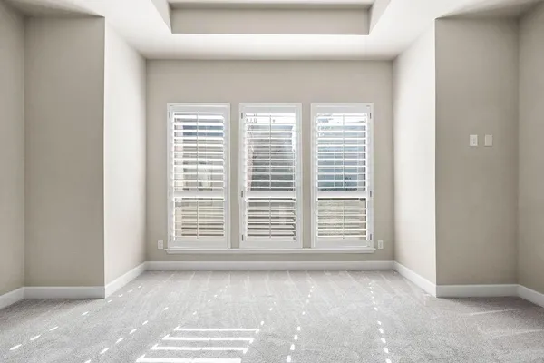 a view of entryway with a window