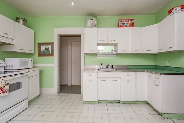 25-27 Whittier Street Springfield, MA 01108 - Photo 6 of 30 Gallery Image 6