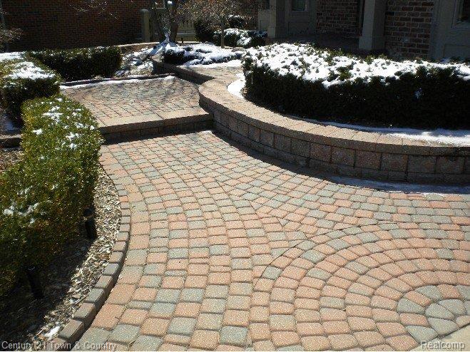 1066 Pointe Pl Court Rochester, MI 48307 - Photo 3 of 25 Brick Walkway