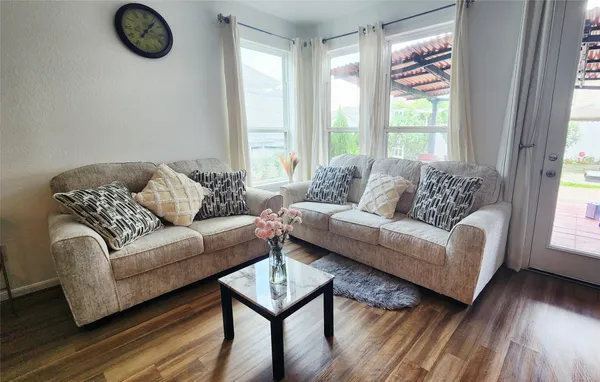 $1,800 | 2606 Oakwood Blf Trail, Houston, TX 77038