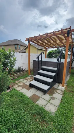 $1,800 | 2606 Oakwood Blf Trail, Houston, TX 77038