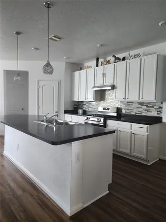 $1,800 | 2606 Oakwood Blf Trail, Houston, TX 77038
