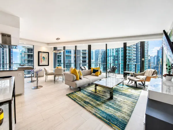 $8,300 | 1000 Brickell Plaza, Unit 2101, Miami, FL 33131