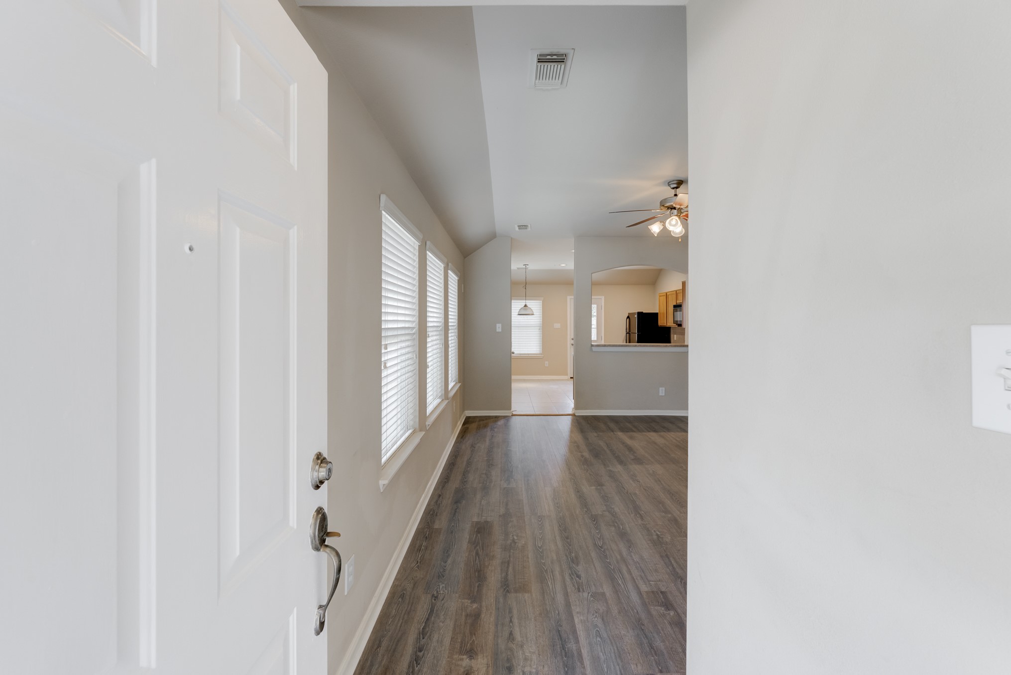 6839 Tammany Manor Lane Spring, TX 77379 - Photo 3 of 25 Welcome in!