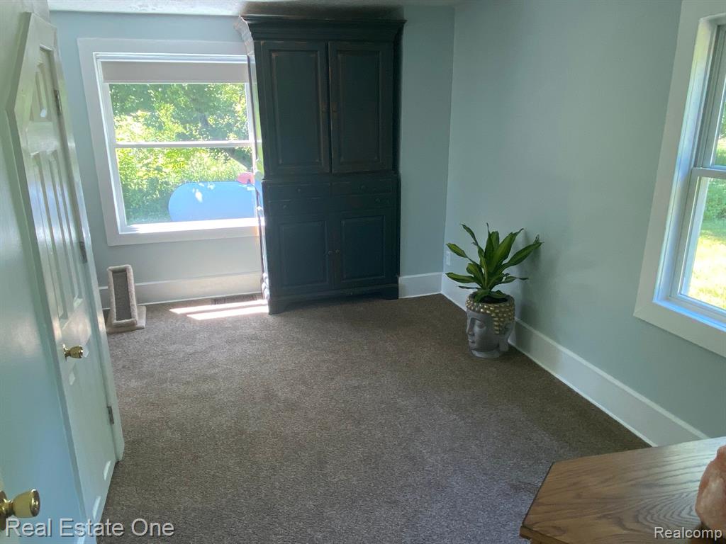 1561 North Hickory Ridge Road Highland, MI 48357 - Photo 17 of 39