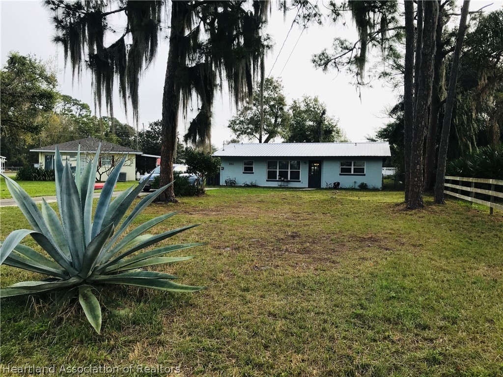 211 Cloverleaf Road Lake Placid, FL 33852 - Photo 1 of 12 Gallery Image 1