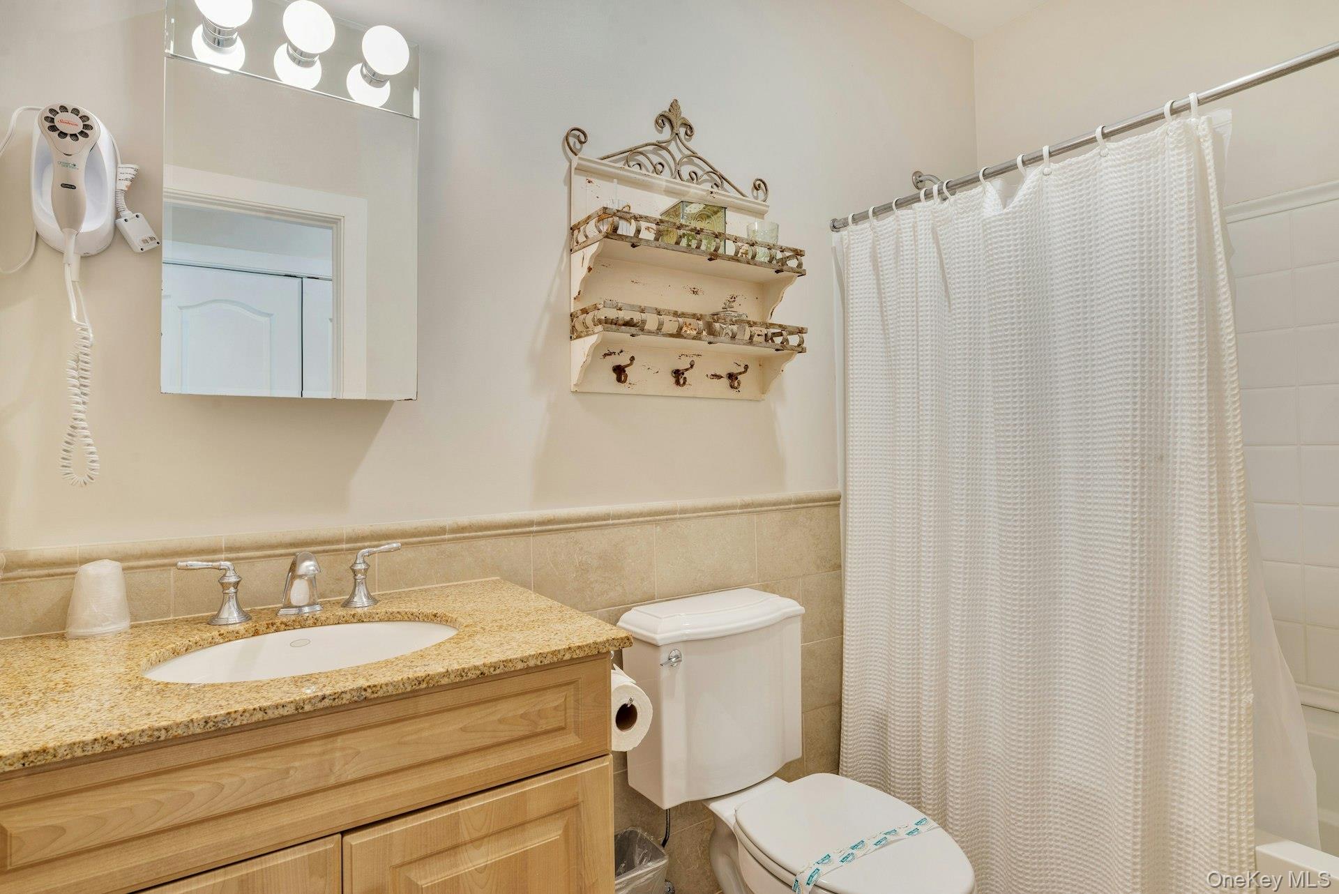 61475 Rte 48, Unit A105 Southold, NY 11971 - Photo 12 of 28