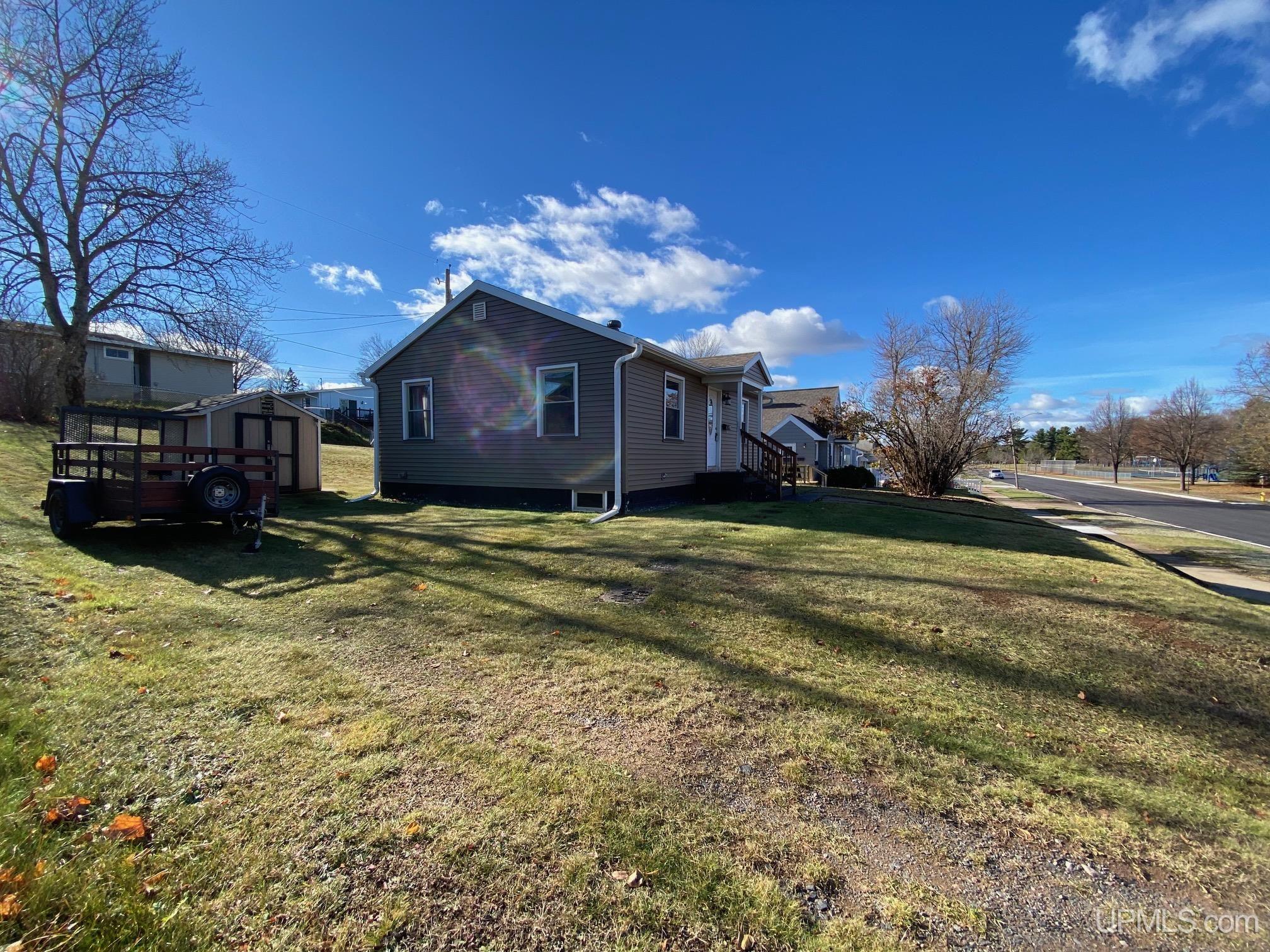 672 Poplar Street Ishpeming, MI 49849 - Photo 5 of 42 Gallery Image 5
