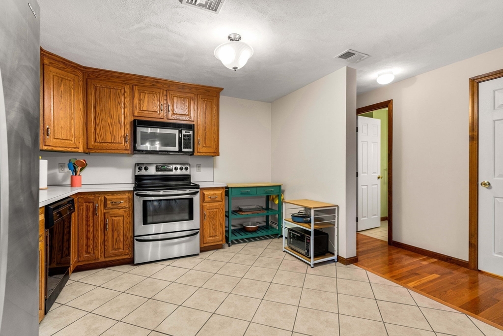 41 Gill Street, Unit A Walpole, MA 02081 - Photo 14 of 41