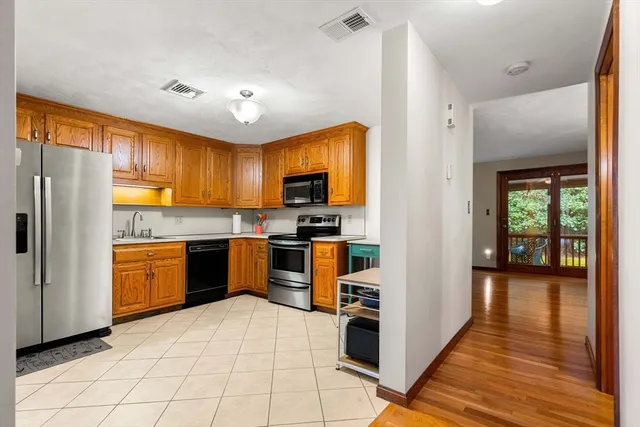 $575,000 | 41 Gill Street, Unit A, Walpole, MA 02081