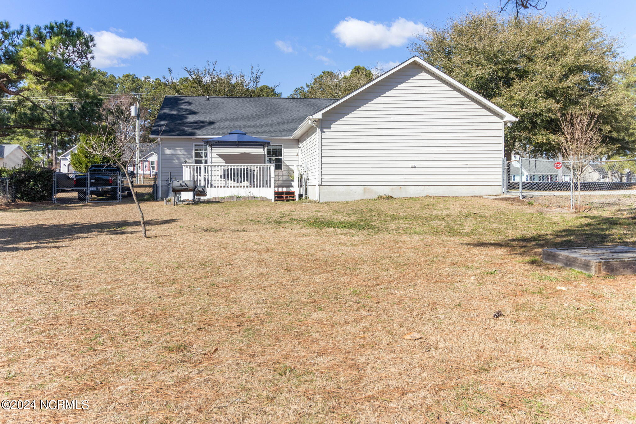 202 Core Road Richlands, NC 28574 - Photo 28 of 40 25-web-or-mls-IMG_2207