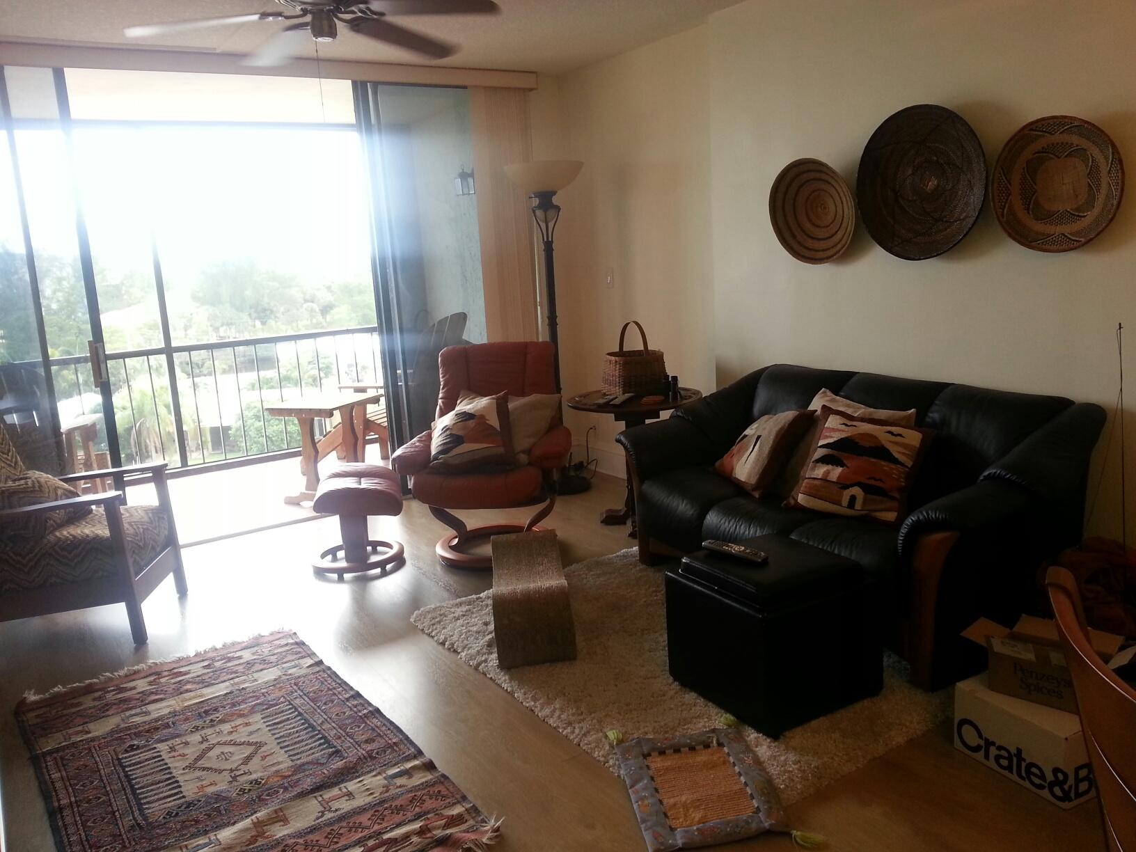 13 Royal Palm Way, Unit 604 Boca Raton, FL 33432 - Photo 15 of 20 Living Room