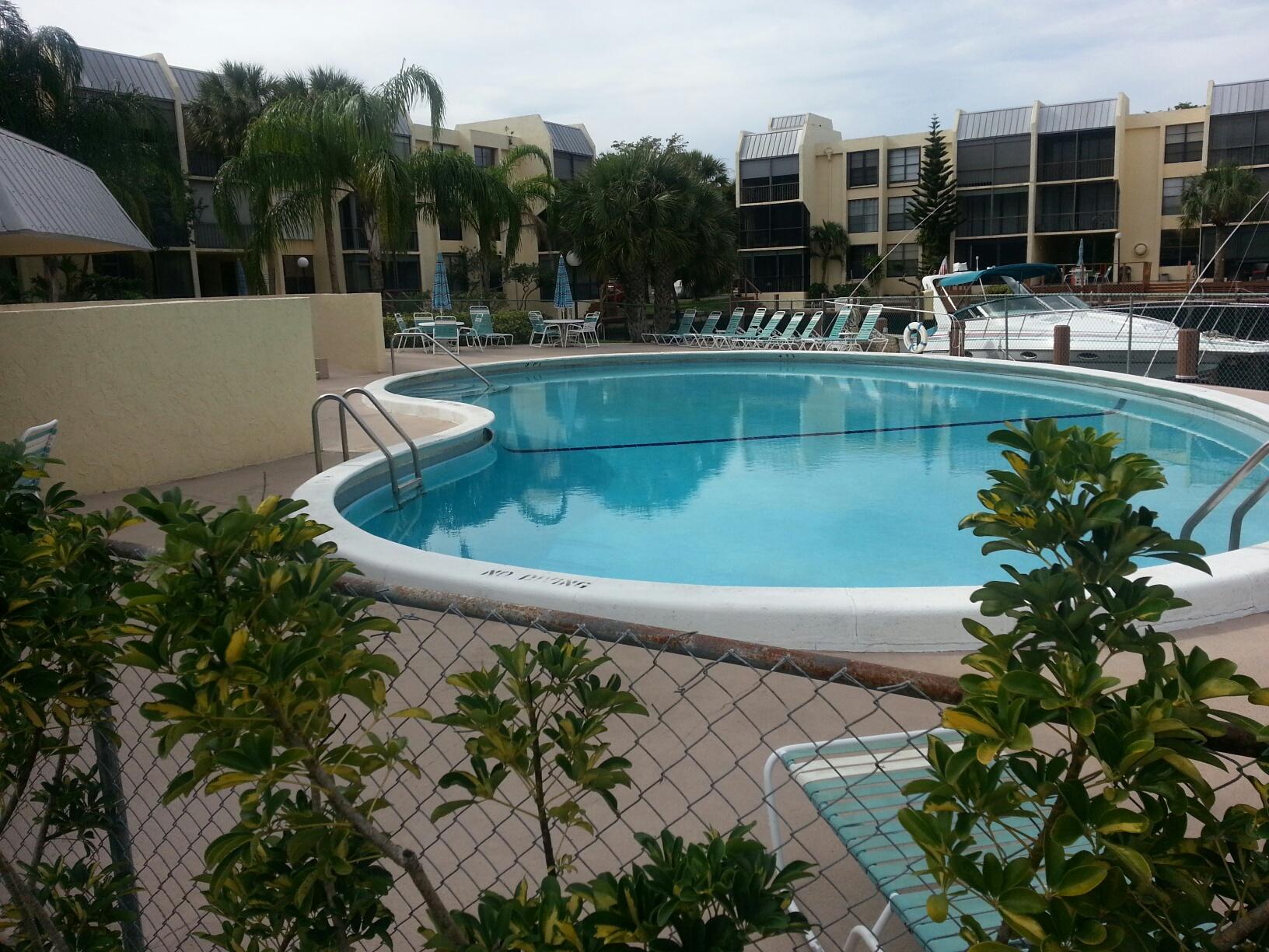 13 Royal Palm Way, Unit 604 Boca Raton, FL 33432 - Photo 17 of 20 Pool-Marina