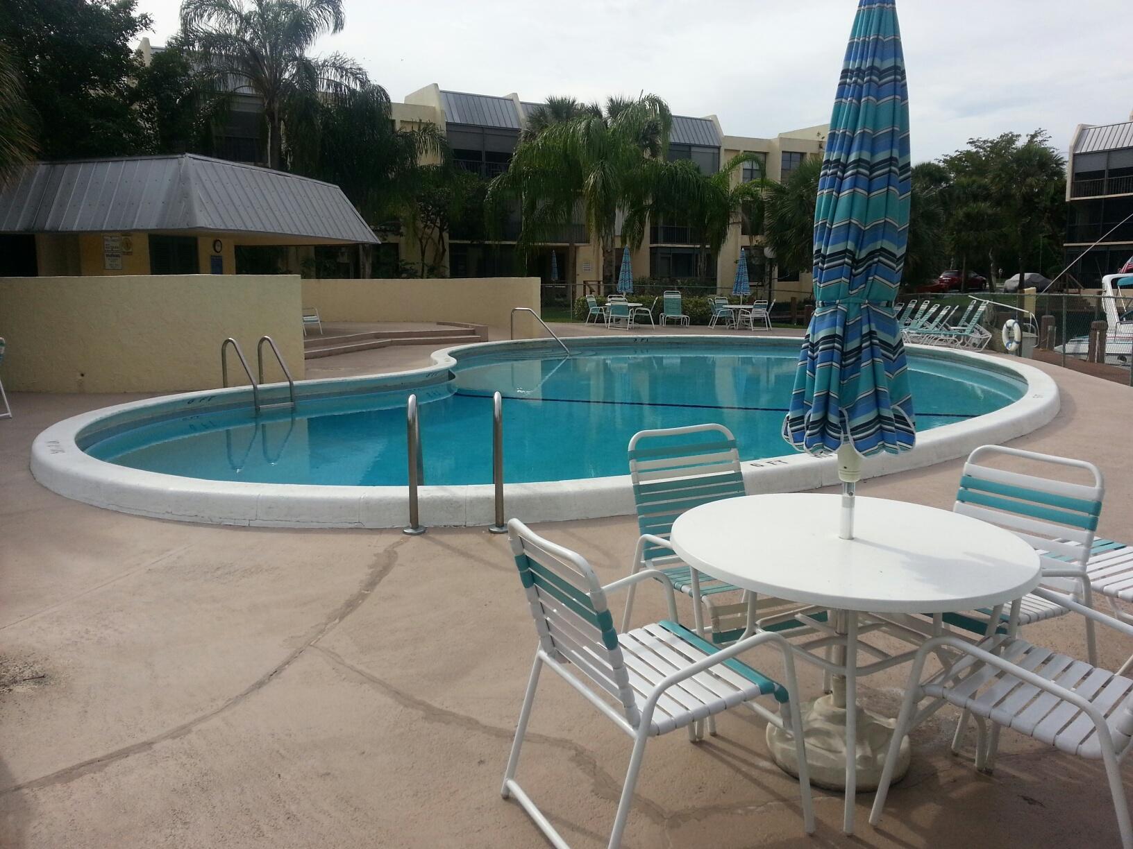 13 Royal Palm Way, Unit 604 Boca Raton, FL 33432 - Photo 20 of 20 Pool Area